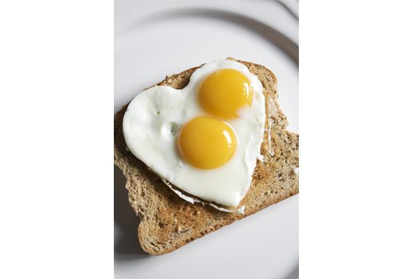 Jaja z chowu klatkowego, różnej wielkości opakowania jednostkowe i klasy wagowe